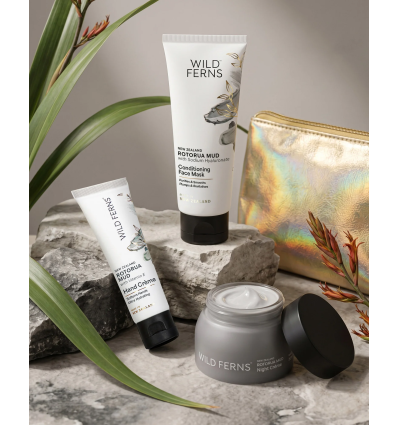 Wild Ferns Rotorua Mud Reset & Nourish Cosmetic Bag Set